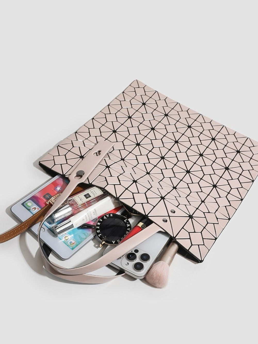 Geometric Lattice Pattern Handbag - Picture 3 of 8